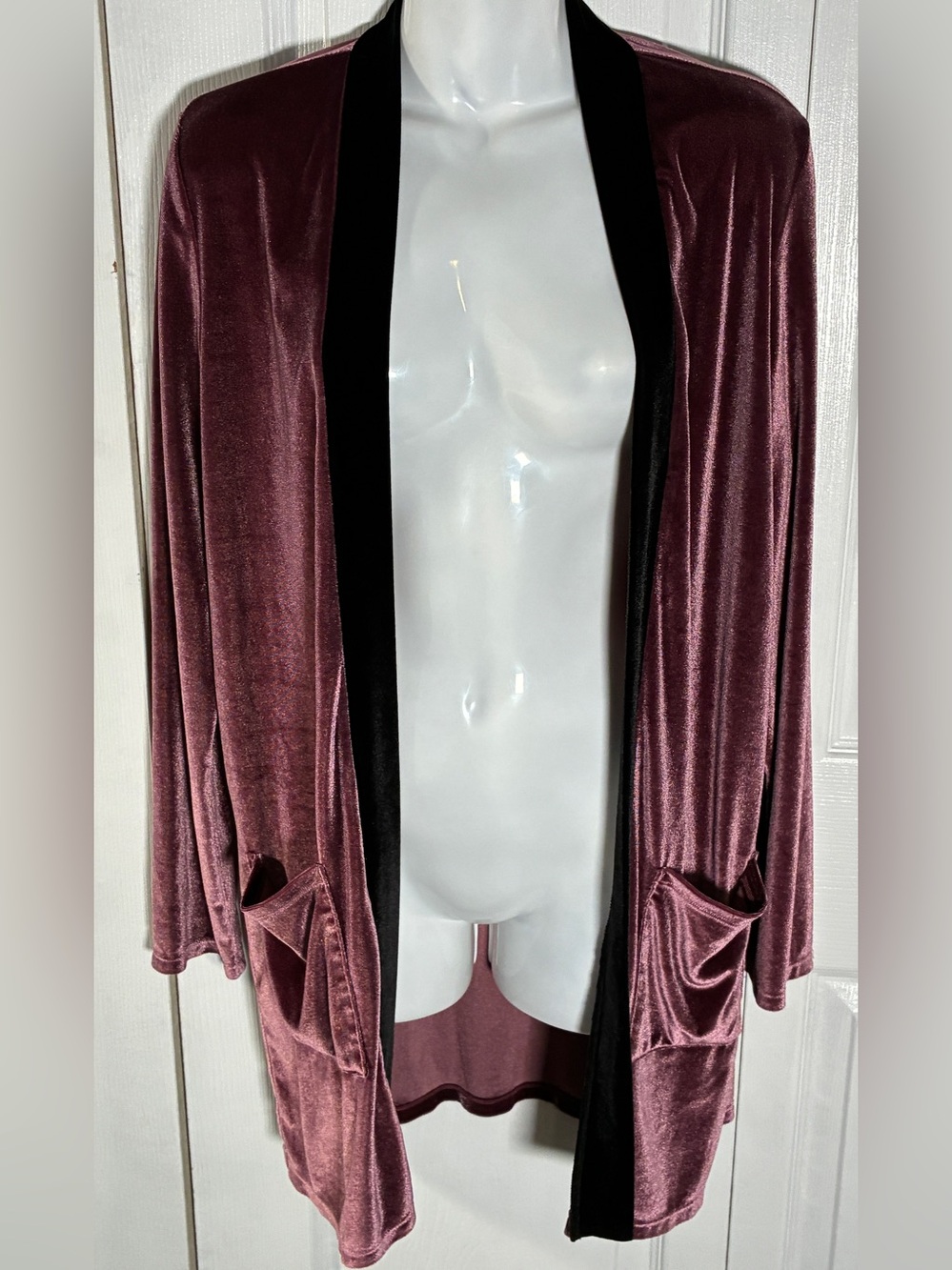 Latolia Collection Dusty Mauve Open Front Duster Cardigan Black Velvet Trim - Picture 2 of 6